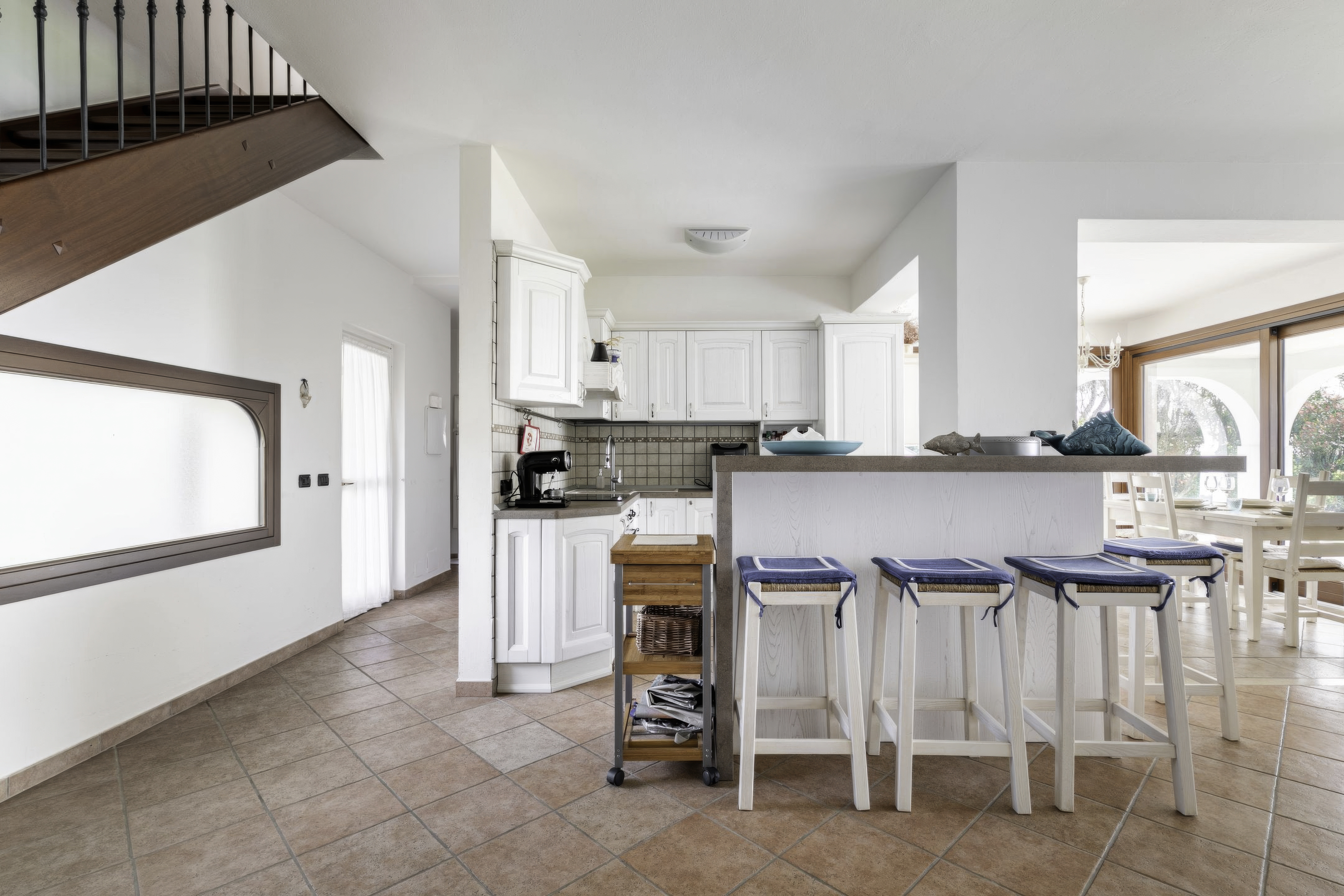 Villa Albarella dining area
